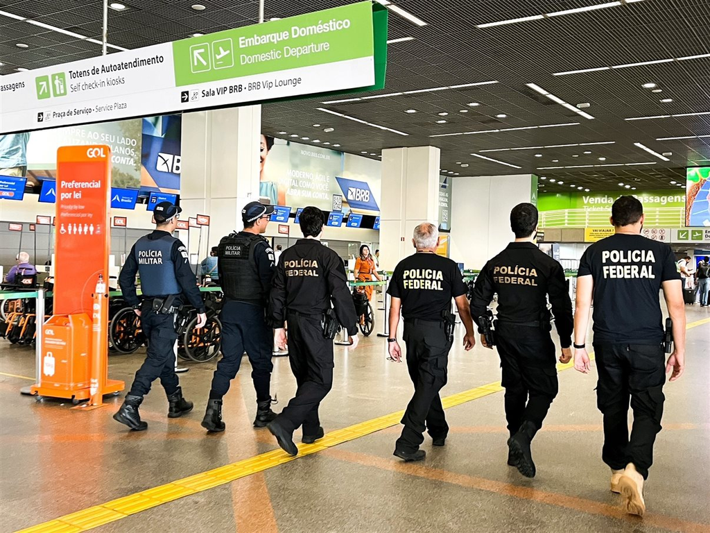 Cocaína é encontrada em molde industrial de 7,5 toneladas no Aeroporto de Viracopos 2 image 37