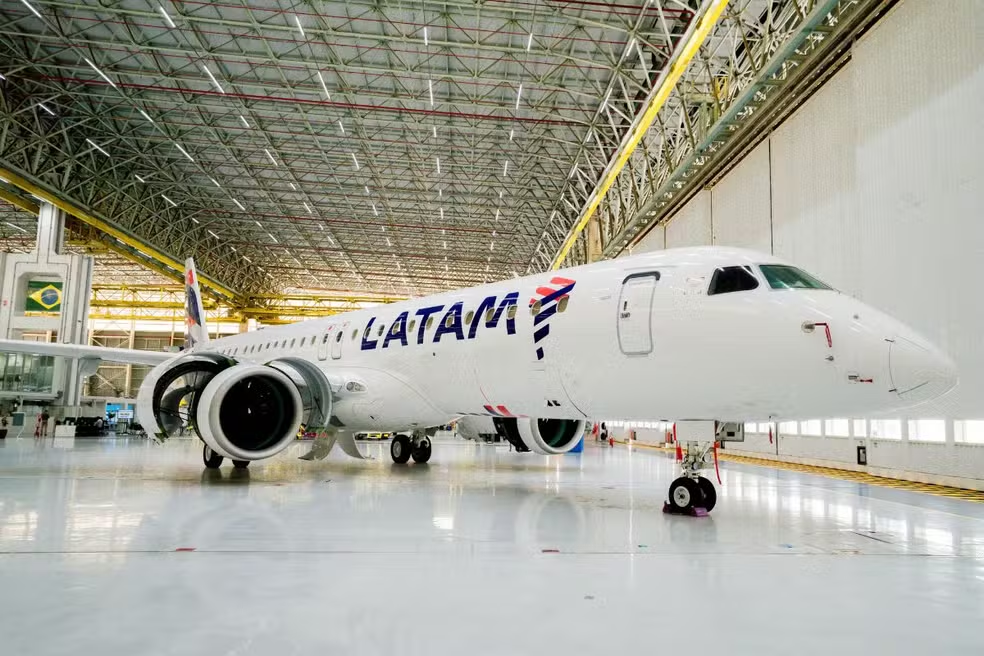 LATAM recebe primeiro E195-E2 e prepara expansão para mais de 70 aeroportos 1 image